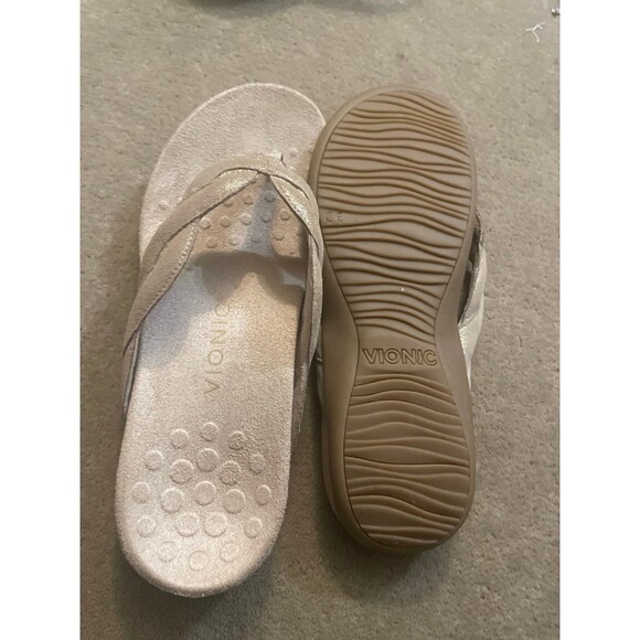 Vionic flip flops - Picture 2 of 4
